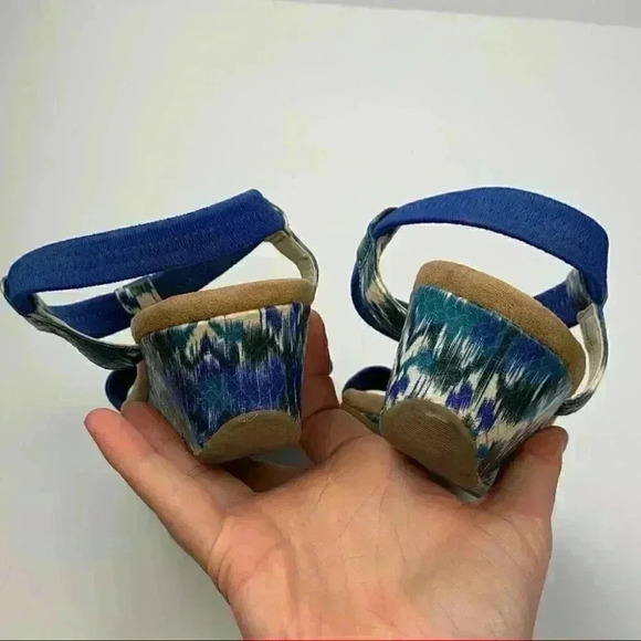 Alfani heels size 10 royal blue white Chevron print t-strap wedges - Picture 8 of 13